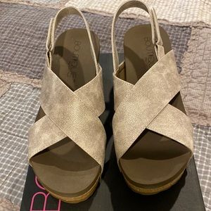 Women’s new gold metallic sandals